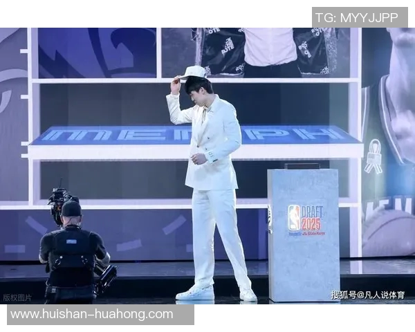 快船在NBA模拟选秀中以51顺位选中杨瀚森展望未来潜力无限